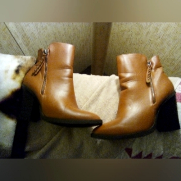 Women's brown ankle boots size 9 - Picture 1 of 3